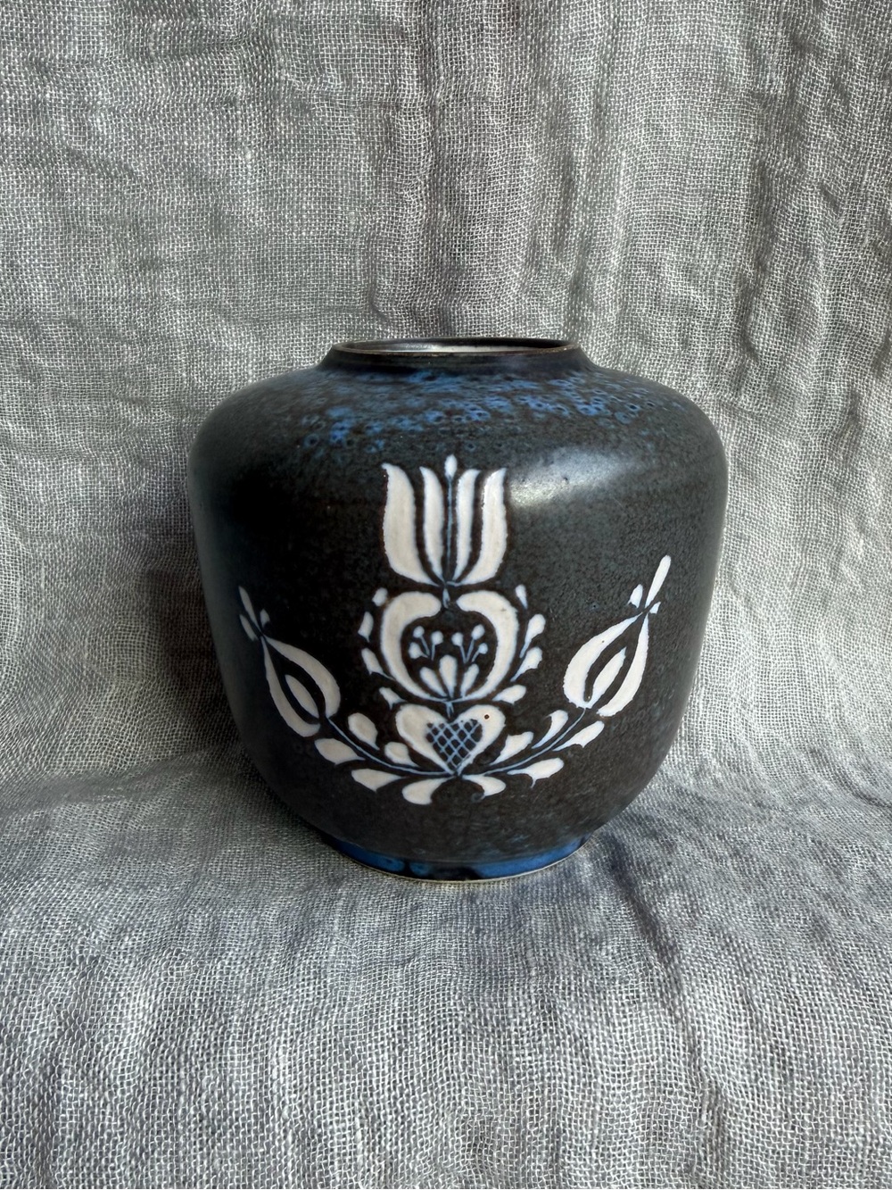 Handcrafted Black & White Small Floral Ceramic Vase - Home Art